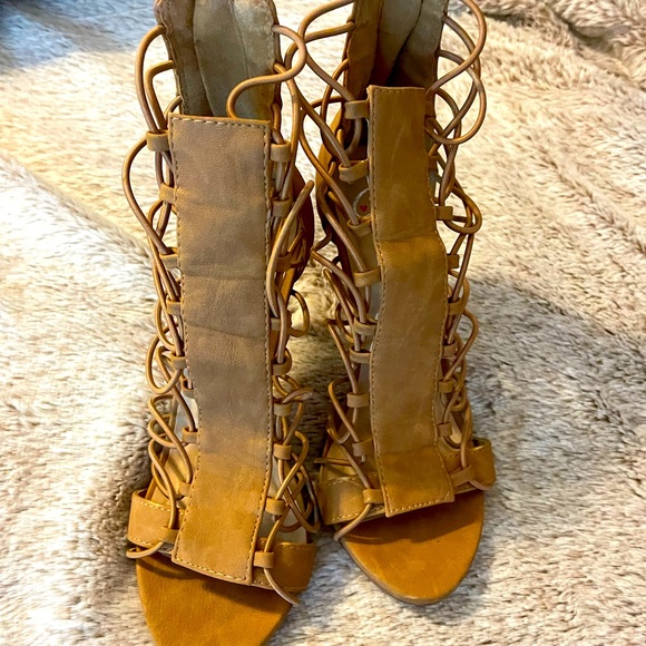 Cute strappy sandals (heels) - Picture 2 of 6